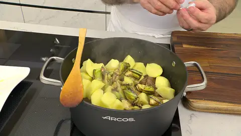 Guisa los ingredientes Guisa los ingredientes