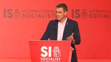 Pedro Sánchez, durante la apertura de la cumbre mundial de la Internacional Socialista en Rabat, Marruecos