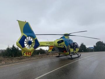 Imagen de archivo de un helicóptero medicalizado del Sacyl.