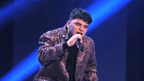 Manuel Ayra nos traspasa el corazón con este tema de Pablo Alborán Manuel Ayra nos traspasa el corazón con este tema de Pablo Alborán