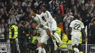 Mbappé celebra su golazo ante el Sevilla (4-2) Mbappé celebra su golazo ante el Sevilla (4-2)