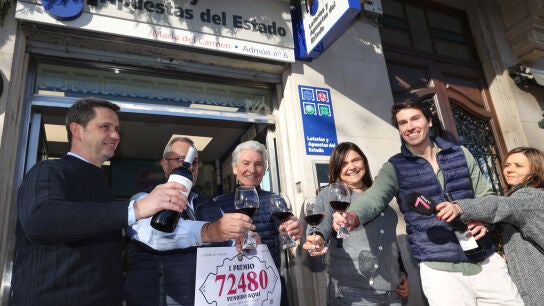 Celebraci&oacute;n en la administraci&oacute;n de loter&iacute;a n&uacute;mero 6