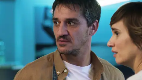 “Este tío quiere llevarte a la cama”, los celos se apoderan de Javi y boicotea el plato de Sandra “Este tío quiere llevarte a la cama”, los celos se apoderan de Javi y boicotea el plato de Sandra