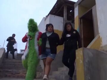 Ingenio Policial: El Grinch Ayuda a Capturar a Banda de Narcos en San Bartolo