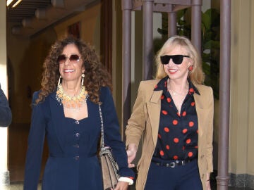 Rosario Flores y Mariola Orellana