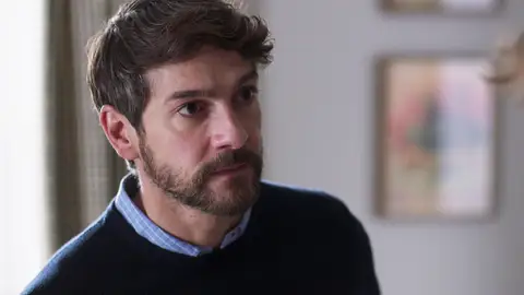 Carlos soborna a Richi para que olvide a Sheila, ¿servirán 20.000 euros para desaparezca? Carlos soborna a Richi para que olvide a Sheila, ¿servirán 20.000 euros para desaparezca?