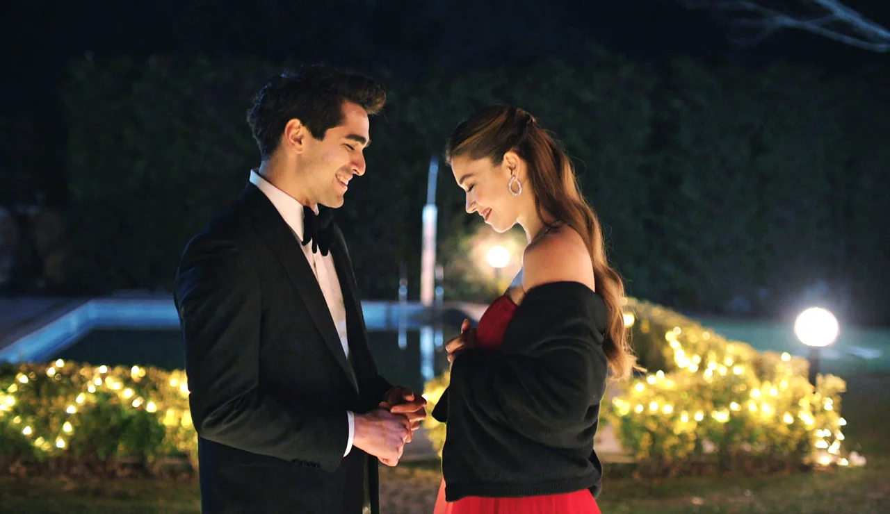 Ferit, hipnotizado por la belleza de Seyran en la cena de Año Nuevo: “Estás preciosa”