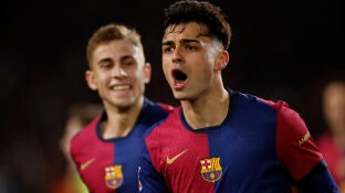 Pedri celebra su gol ante el Atl&eacute;tico de Madrid en Montjuic
