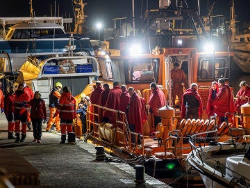 Supervivientes del carguero ruso Ursa Major en el puerto de Cartagena