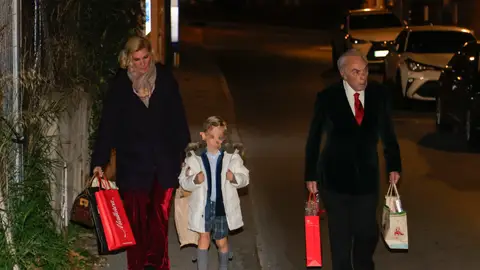 Carlos Zurita, su hija María y su nieto, Carlitos Carlos Zurita, su hija María y su nieto, Carlitos
