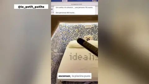 La cama en la piscina La cama en la piscina