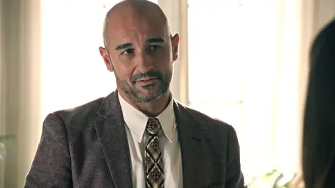 Capítulo 213 de Sueños de libertad; 27 de diciembre: Jesús le propone a Begoña la posibilidad de adoptar un niño Capítulo 213 de Sueños de libertad; 27 de diciembre: Jesús le propone a Begoña la posibilidad de adoptar un niño