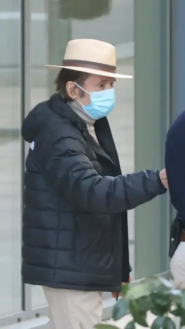 Raphael recibe el alta y sale del hospital Raphael recibe el alta y sale del hospital