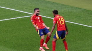 Lamine Yamal y Carvajal celebran un gol durante la Eurocopa de Alemania
