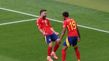 Lamine Yamal y Carvajal celebran un gol durante la Eurocopa de Alemania