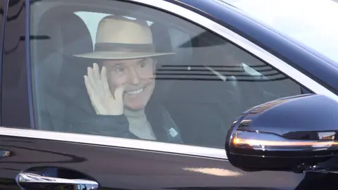 Raphael recibe el alta y sale del hospital Raphael recibe el alta y sale del hospital