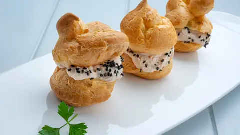 El aperitivo perfecto de Arguiñano para esta Nochevieja: profiteroles de foie, una receta fácil de los mejores restaurantes El aperitivo perfecto de Arguiñano para esta Nochevieja: profiteroles de foie, una receta fácil de los mejores restaurantes