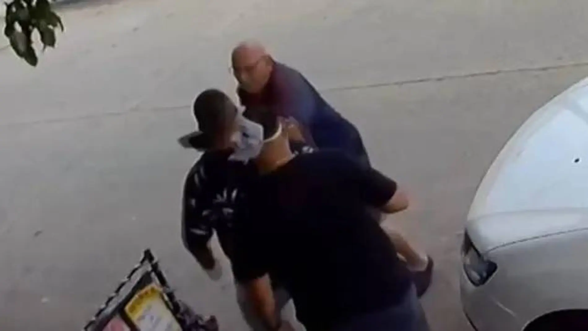 Un policía retirado mata a quemarropa a su vecino Un policía retirado mata a quemarropa a su vecino