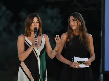 Raquel Revuelta junto a su Claudia Jiménez Raquel Revuelta junto a su Claudia Jiménez