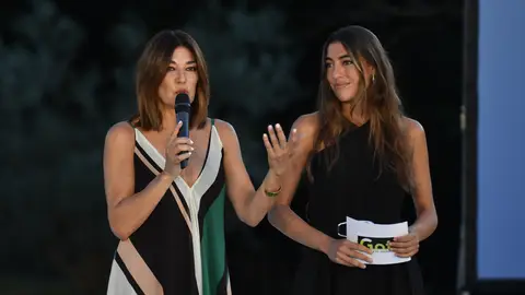 Raquel Revuelta junto a su Claudia Jiménez Raquel Revuelta junto a su Claudia Jiménez