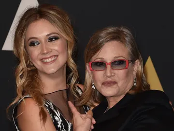 Billie Lourd y Carrie Fisher Billie Lourd y Carrie Fisher