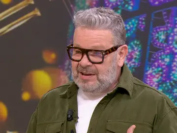 Chicote, a minutos de dar las Campanadas y recibir al 2025: "Creo que el vestido de Cris pesa 30 kilos" Chicote, a minutos de dar las Campanadas y recibir al 2025: "Creo que el vestido de Cris pesa 30 kilos"