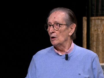 La familia de Manuel le sorprende en Nochevieja y monta una exposici&oacute;n para demostrar su arte como pintor