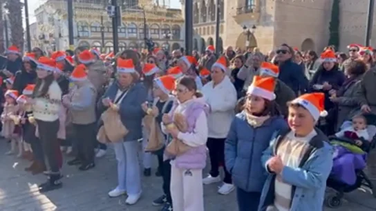 La Plaza Mayor de Palma del Río celebra con gran éxito sus singularidades Campanadas de Naranja La Plaza Mayor de Palma del Río celebra con gran éxito sus singularidades Campanadas de Naranja
