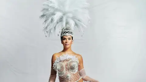 El vestido de Cristina Pedroche en las Campanadas de 2024 El vestido de Cristina Pedroche en las Campanadas de 2024