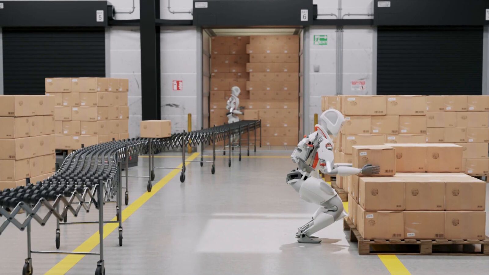 Chips cerebrales, Inteligencia Artificial en el trabajo y humanoides: Los avances de la tecnología en 2025