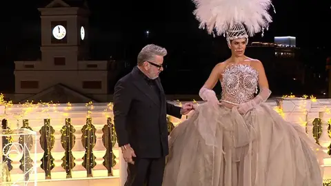 Cristina Pedroche y Alberto Chicote, en las Campanadas de Antena3 Cristina Pedroche y Alberto Chicote, en las Campanadas de Antena3