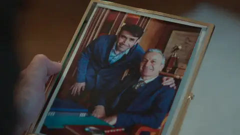 El desgarrador recuerdo de Timur sobre su padre: “Era tan frío como el hielo” El desgarrador recuerdo de Timur sobre su padre: “Era tan frío como el hielo”