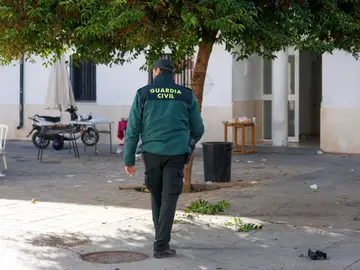 Un guardia civil desplegado en el lugar del tiroteo Un guardia civil desplegado en el lugar del tiroteo