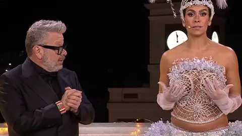 Cristina Pedroche y Alberto Chicote, en las Campanadas de Antena3 Cristina Pedroche y Alberto Chicote, en las Campanadas de Antena3