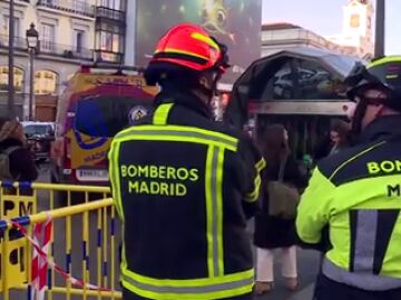 Bomberos en la estación de Sol, en Madrid