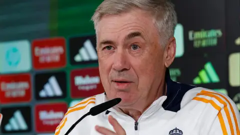 Antena 3 Deportes (02-01-25) Ancelotti: "Hablar del mercado no es sencillo para mí en este momento" Antena 3 Deportes (02-01-25) Ancelotti: "Hablar del mercado no es sencillo para mí en este momento"
