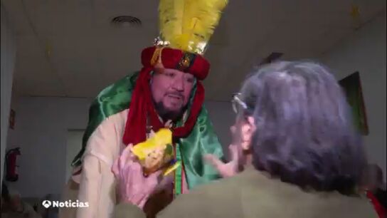 El Cartero Real visita a los mayores en una residencia de Sevilla: "Disfrutan como ni&ntilde;os"