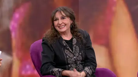 Chelo Vivares, la voz de Espinete, recuerda cómo vivió la época de Barrio Sésamo: "No me saltaba nunca los guiones" Chelo Vivares, la voz de Espinete, recuerda cómo vivió la época de Barrio Sésamo: "No me saltaba nunca los guiones"