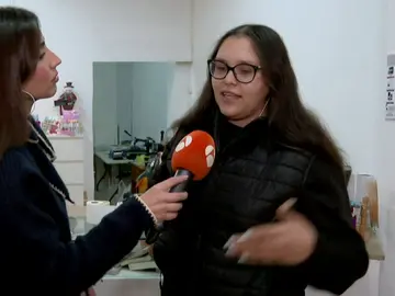 Carla en su papelería en Paiporta Carla en su papelería en Paiporta