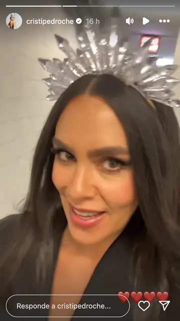 Cristina Pedroche sorprende con una diadema hecha de leche materna Cristina Pedroche sorprende con una diadema hecha de leche materna