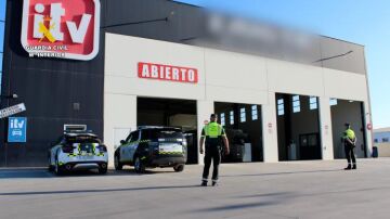 Imagen de los agentes la Guardia Civil.