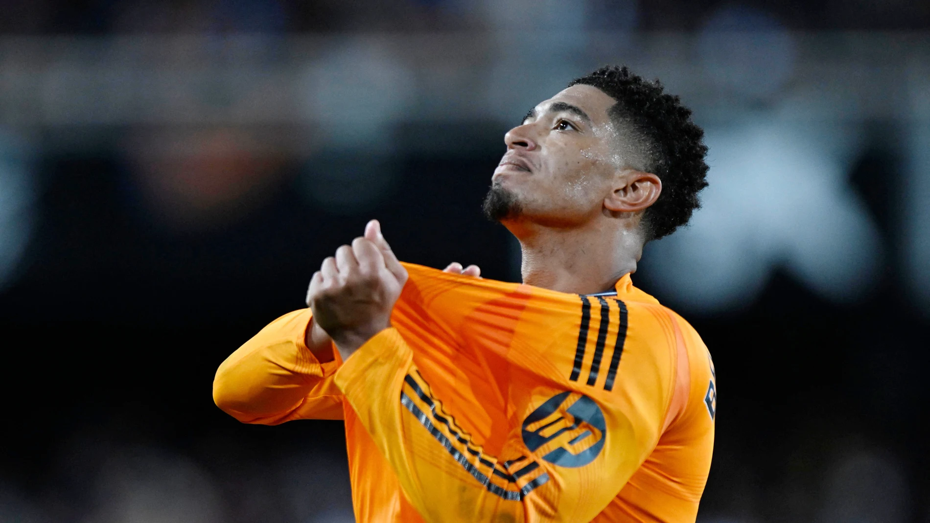 Bellingham festeja su gol en el descuento Bellingham festeja su gol en el descuento