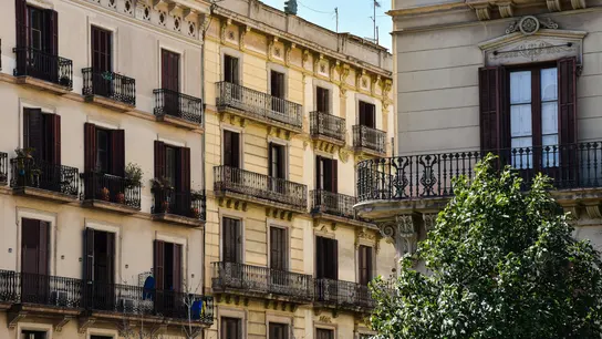 Imagen de archivo de balcones en Barcelona. Imagen de archivo de balcones en Barcelona.