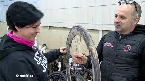 Negocios afectados por la DANA dan por perdida la campaña de Navidad y la de rebajas Negocios afectados por la DANA dan por perdida la campaña de Navidad y la de rebajas