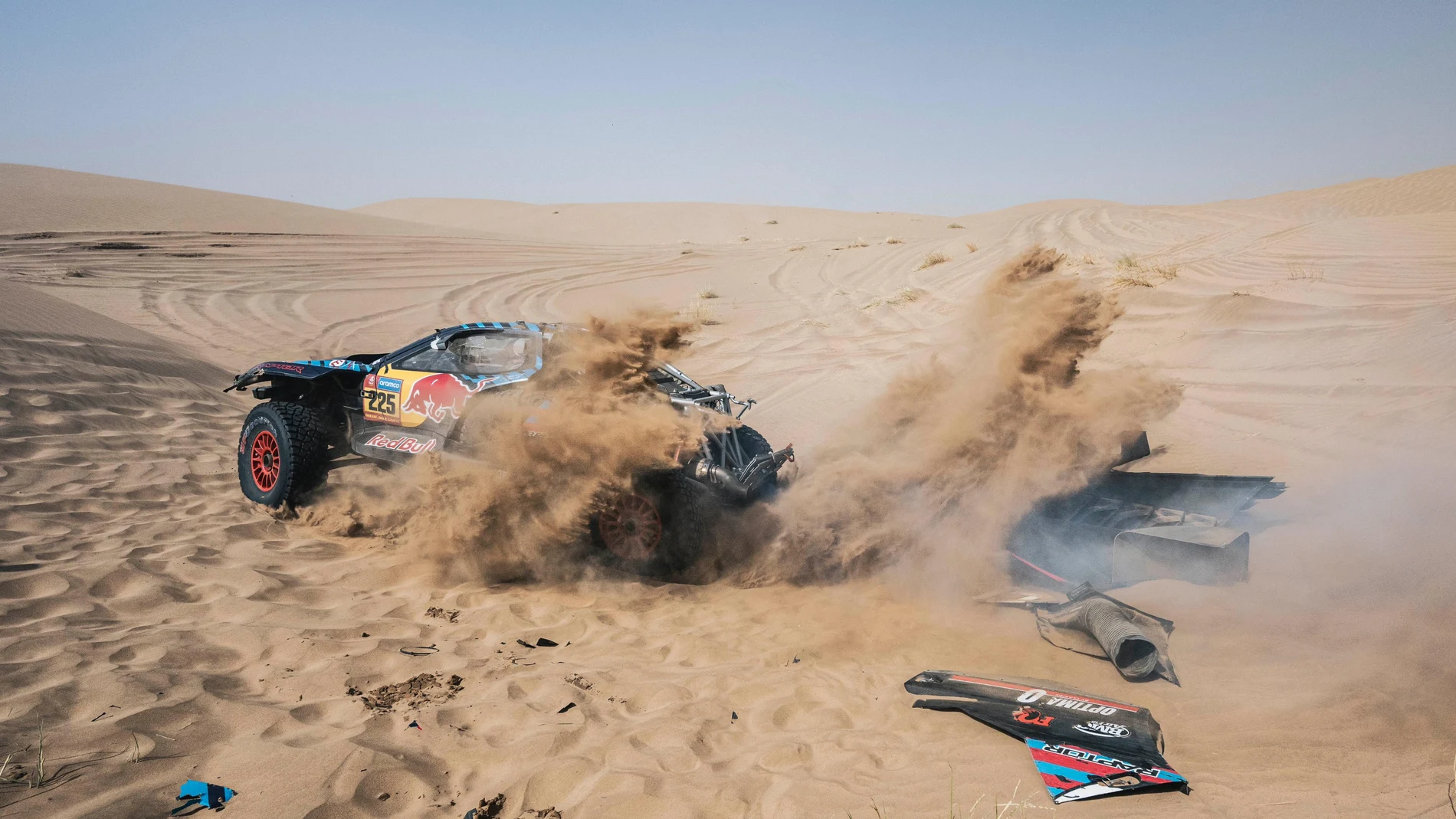 Así ha quedado el Ford Raptor de Carlos Sainz tras el accidente Así ha quedado el Ford Raptor de Carlos Sainz tras el accidente