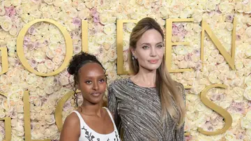 Angelina Jolie y su hija Zahara en los Globos de Oro 2025 Angelina Jolie y su hija Zahara en los Globos de Oro 2025