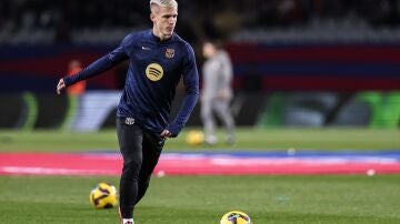 Dani Olmo calentando