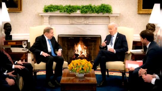 Edmundo Gonz&aacute;lez se re&uacute;ne con Joe Biden en la Casa Blanca y desaf&iacute;a a Maduro 