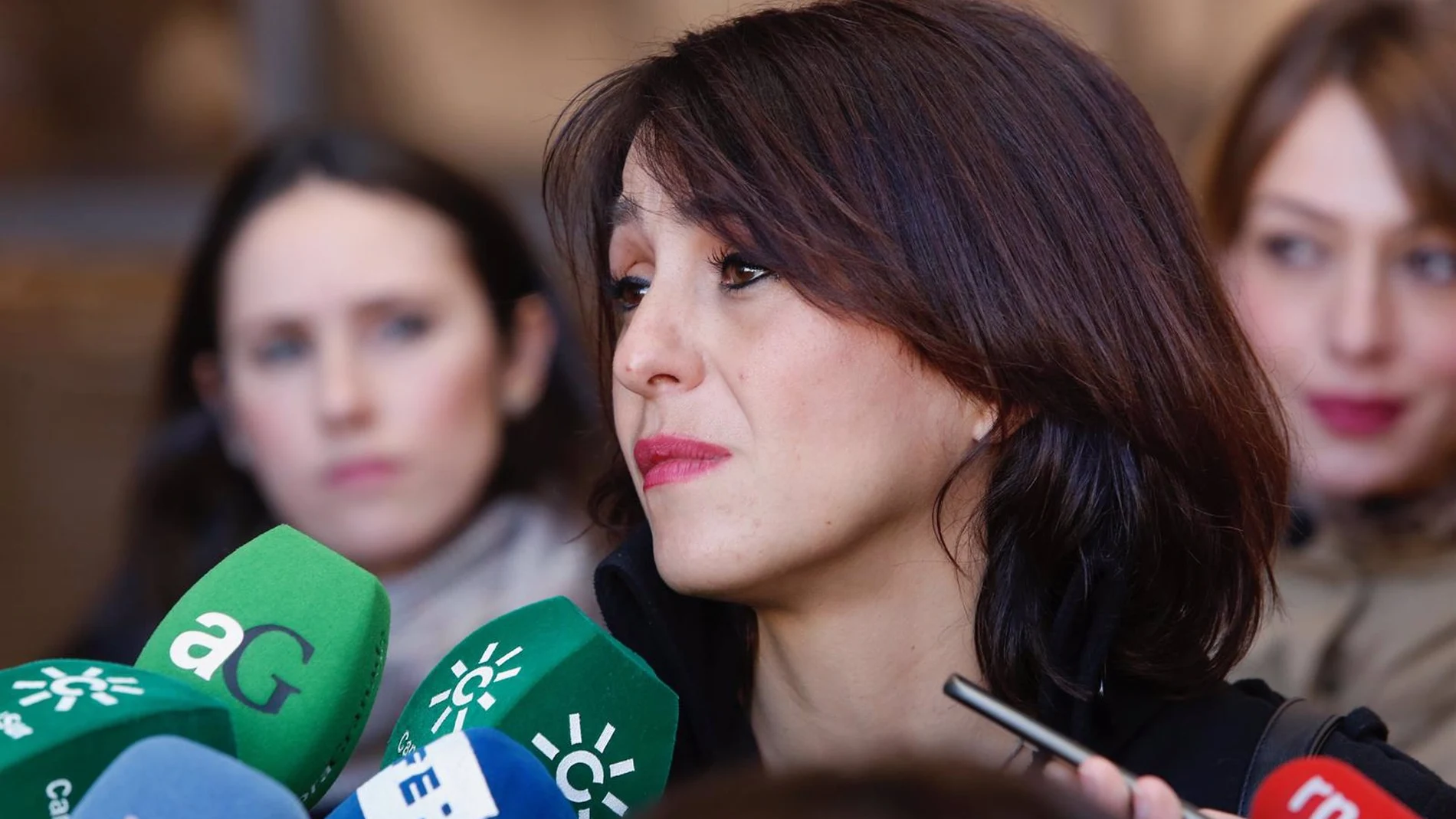 El Juzgado de Guardia suspende la orden italiana de restitución al padre del hijo menor de Juana Rivas El Juzgado de Guardia suspende la orden italiana de restitución al padre del hijo menor de Juana Rivas
