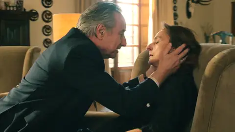 Don Pedro descubre que su mujer se ha quitado la vida y encuentra una triste carta de despedida junto a ella: “Perdóname” Don Pedro descubre que su mujer se ha quitado la vida y encuentra una triste carta de despedida junto a ella: “Perdóname”